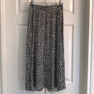 Girl’s gray leopard maxi skirt 14/16
